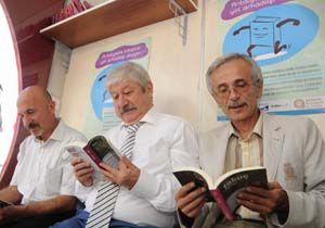 Antalya da Kitaplar Yol Arkada Oluyor 